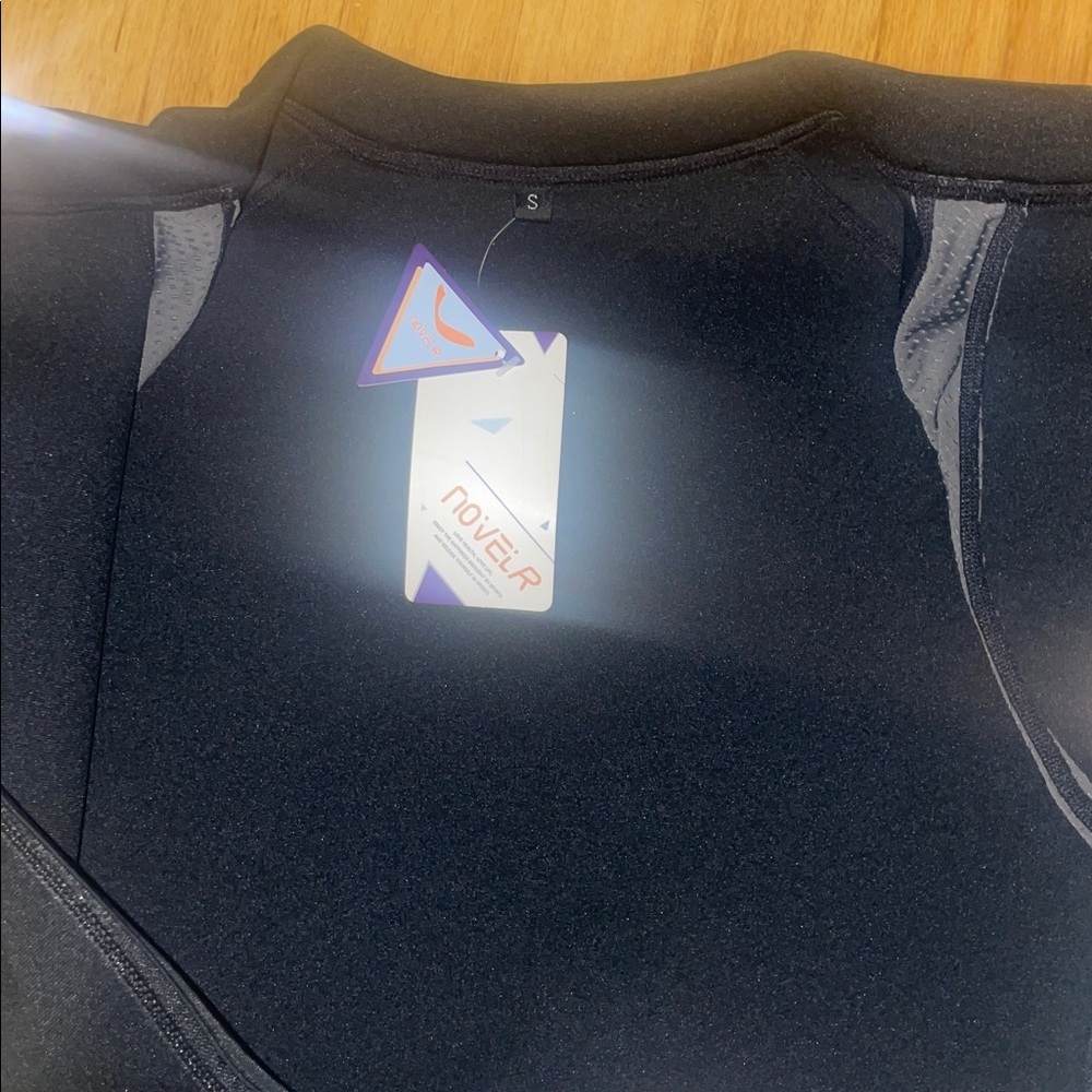 Kids Wetsuit top- small - Picture 6 of 6
